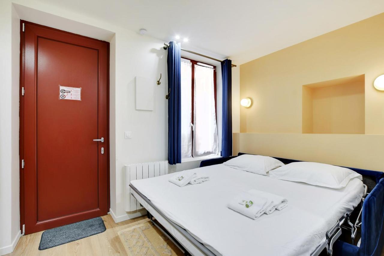 Freshly Renovated Apartment In The Heart Of Париж Екстериор снимка